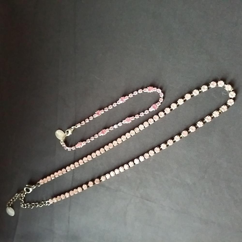 3/$25 CLAIRE'S PINK NECKLACE AND BRACELET SET